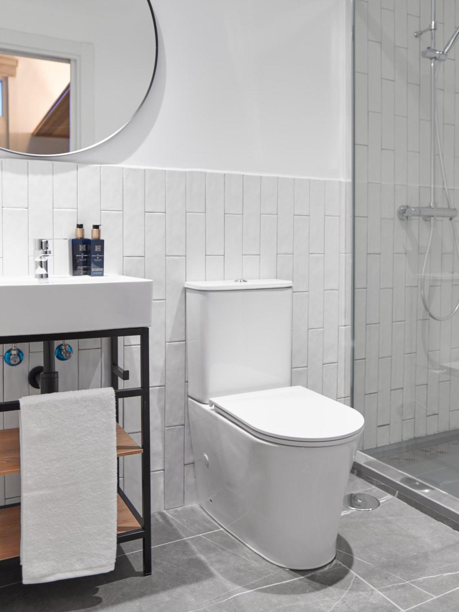 Ola Living Hostal Tetuan Madrid Buitenkant foto