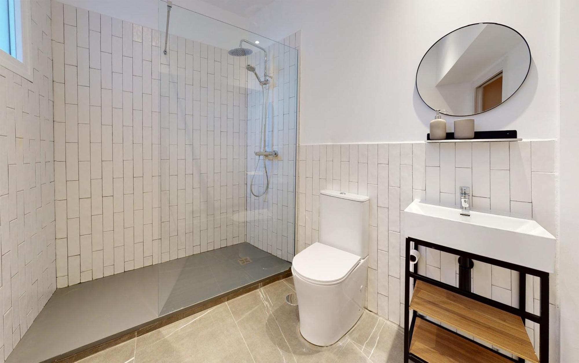 Ola Living Hostal Tetuan Madrid Buitenkant foto