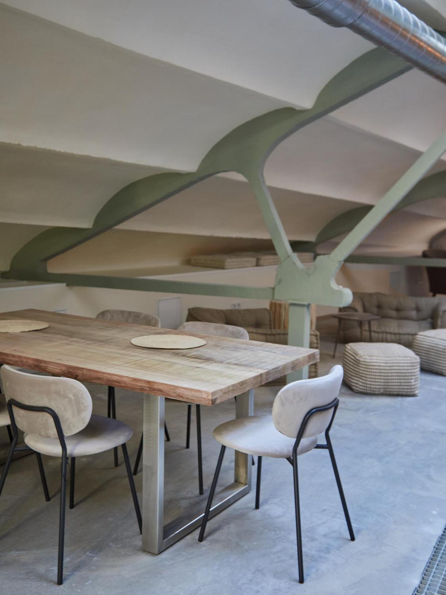 Ola Living Hostal Tetuan Madrid Buitenkant foto