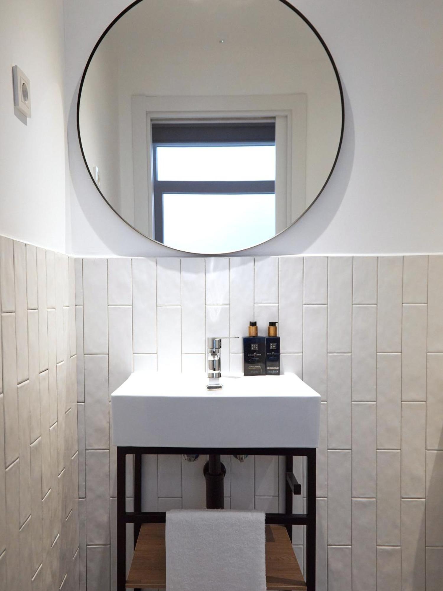 Ola Living Hostal Tetuan Madrid Buitenkant foto