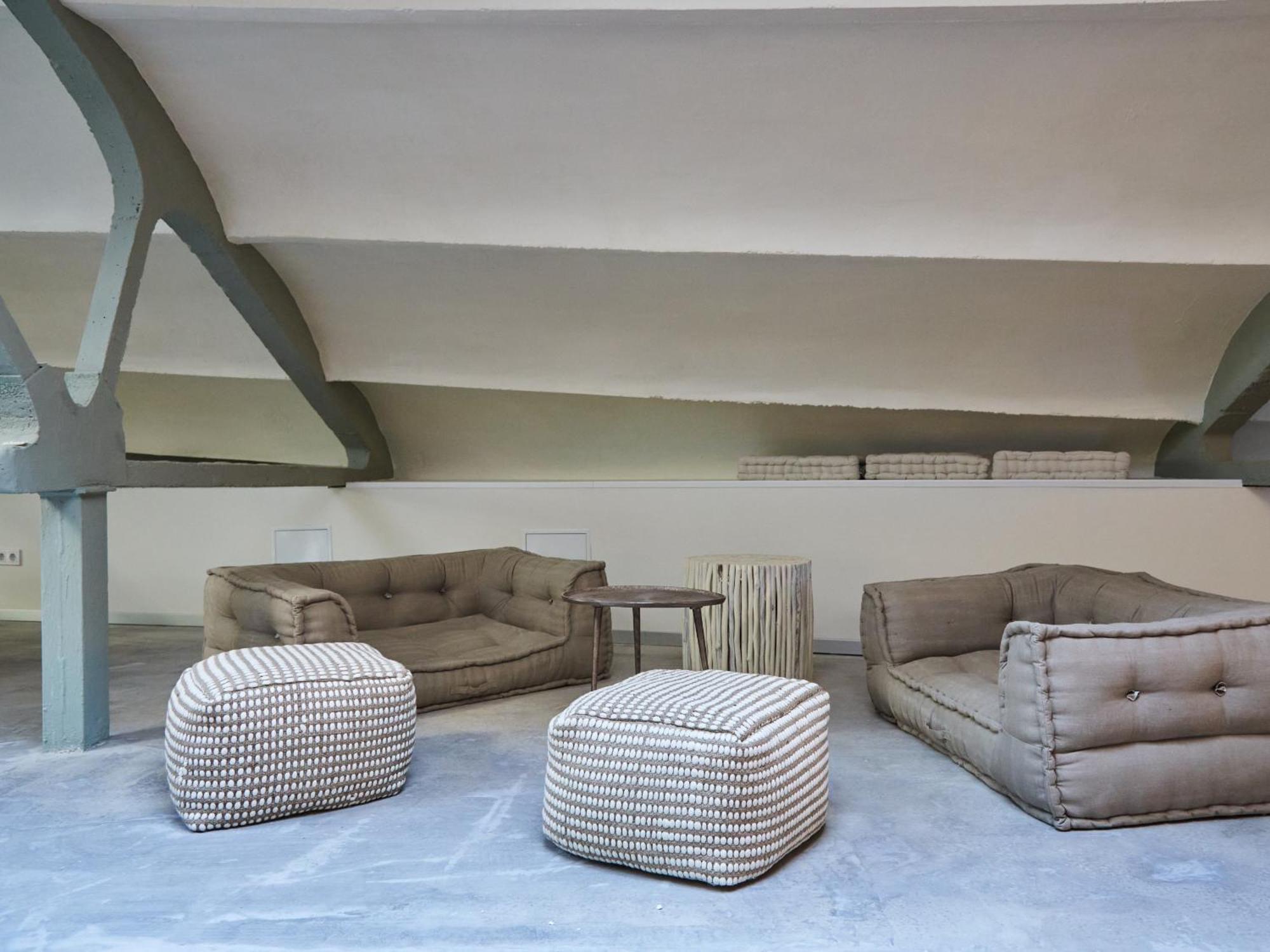 Ola Living Hostal Tetuan Madrid Buitenkant foto